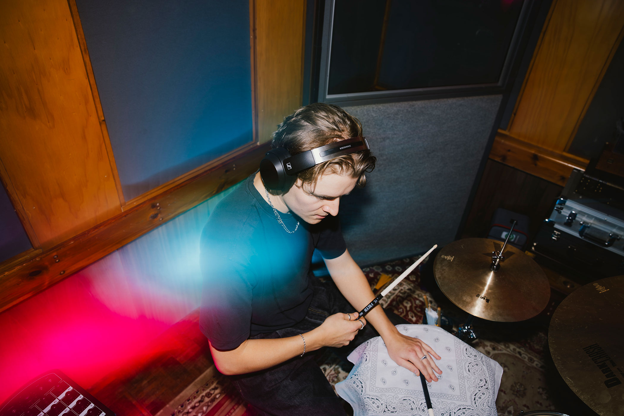 sennheiser hd 480 pro in use 21 2100x1400