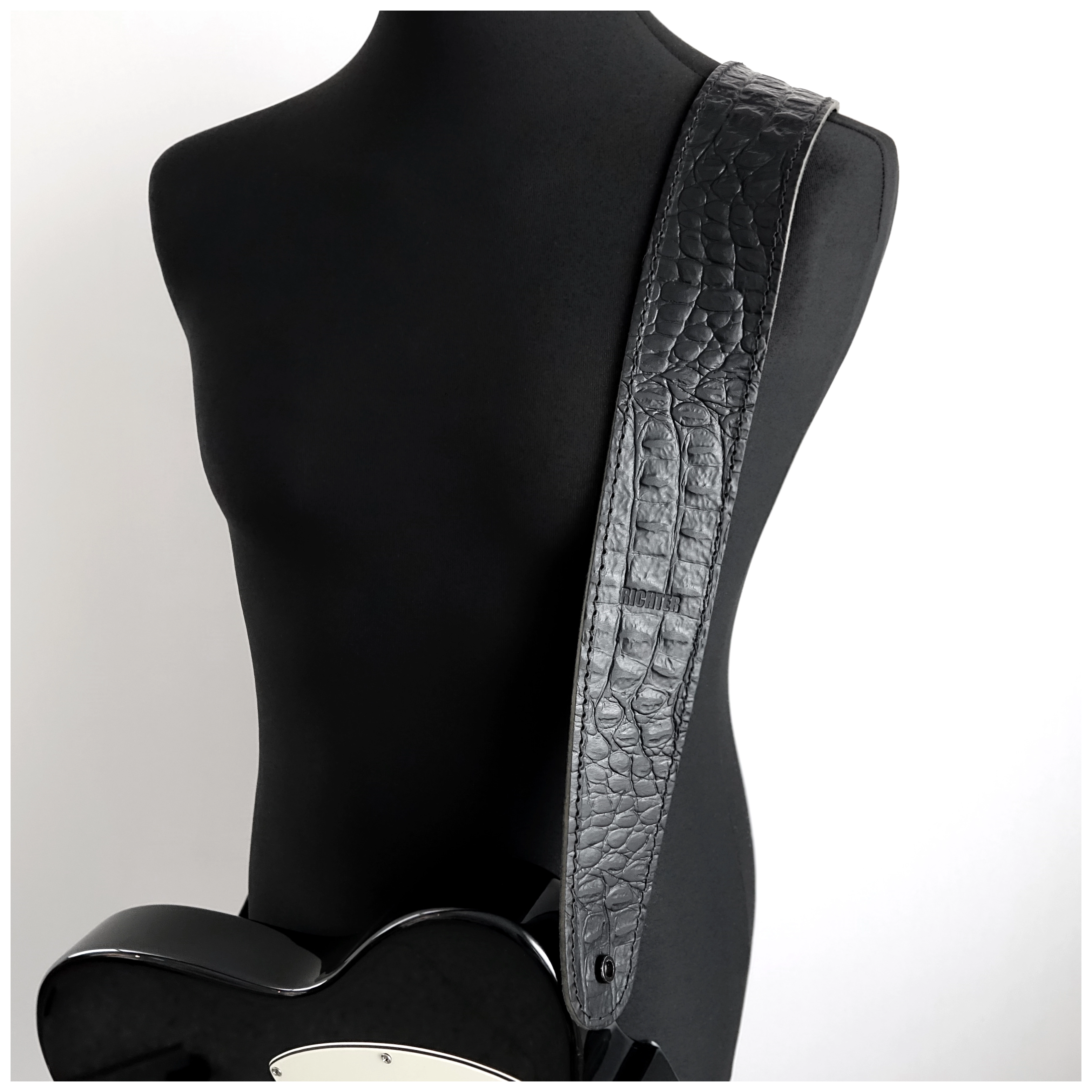 Richter Raw II Concho Gitarrengurt Croc Black 5