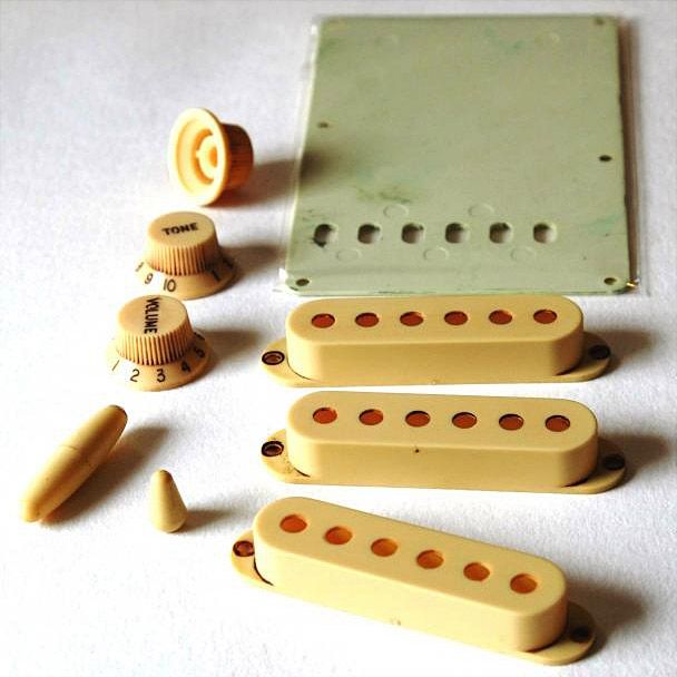 GuitarSlinger Products Accessory Kit Worn White ST-Style