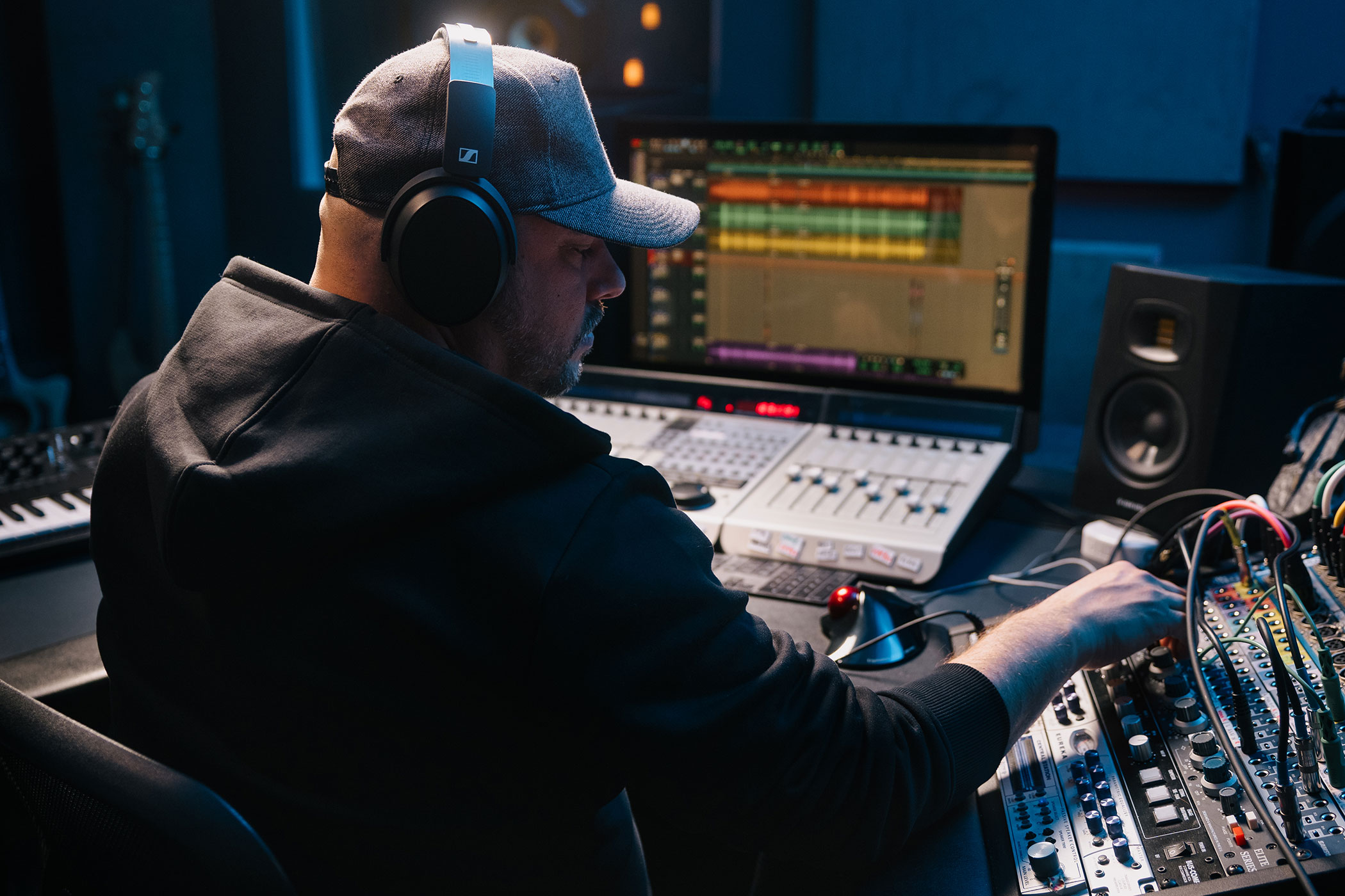 sennheiser hd 480 pro in use 27 2100x1400